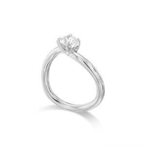 טבעת סוליטר-אי סמטרית